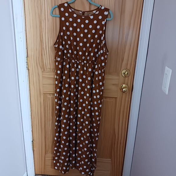 Sleeveless dress XXL Brown with White polka dots 💯 polyester long flowy - Picture 5 of 5